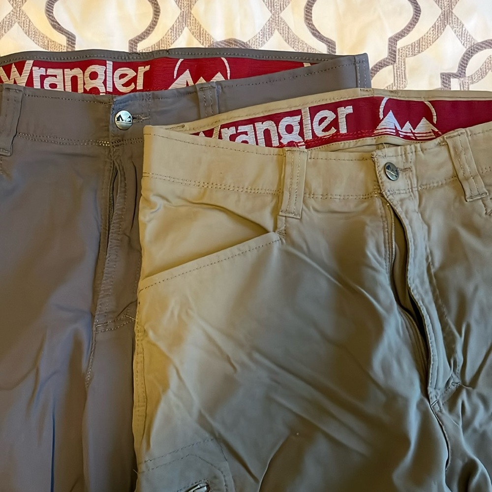 Wrangler hiking pants, 3 colors dark dark green, tan and slate. Great condition